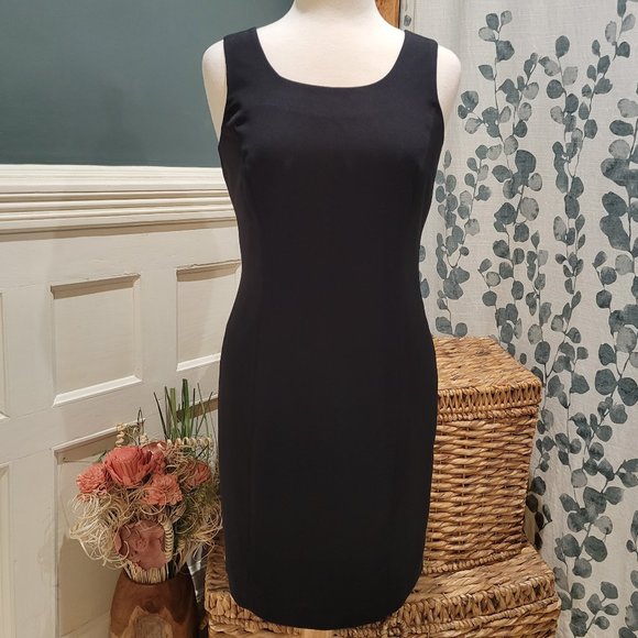 Dress Suit - Picture 5 of 8